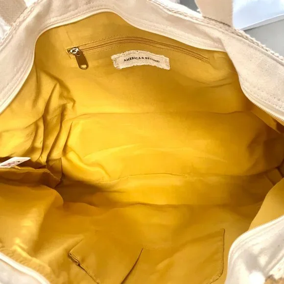 America & Beyond Beaded Weekender Bag - Picture 6 of 10